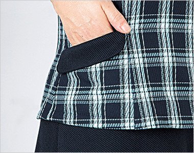 上からものを出し入れ出来るフラップ風ポケット
