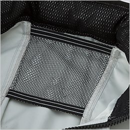 背中から首廻りを効率よく涼しくできる伸縮メッシュ