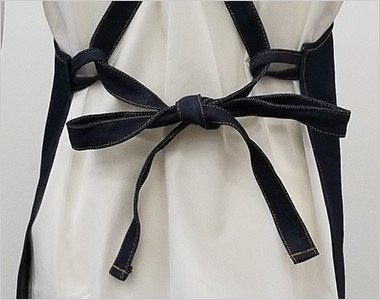 後ろで蝶結びできる余裕のある長いひも